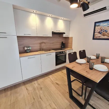 Bellistra Apartman - E *
