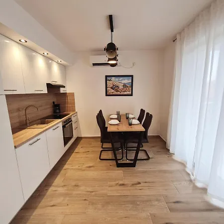 Bellistra Apartman - E *