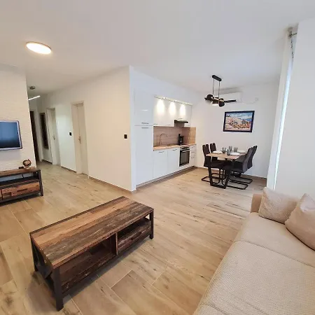 Apartment Bellistra Apartman - E
