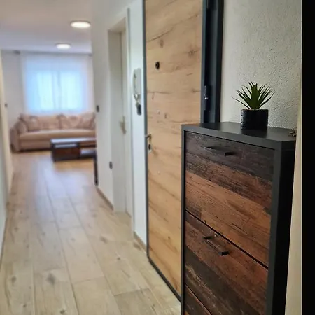 Bellistra Apartman - E Apartment *